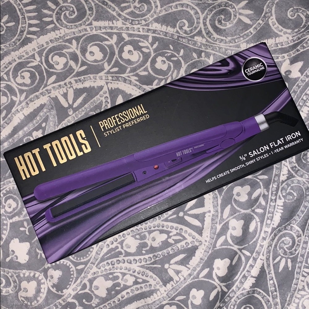 NWOT Hot Tools 3/8” Ceramic Tourmaline Flat Iron